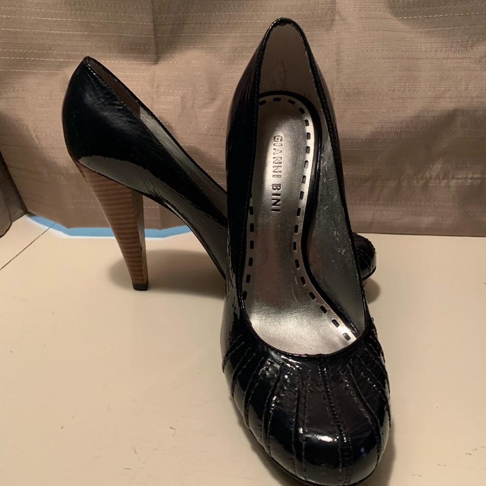 Navy blue heels
